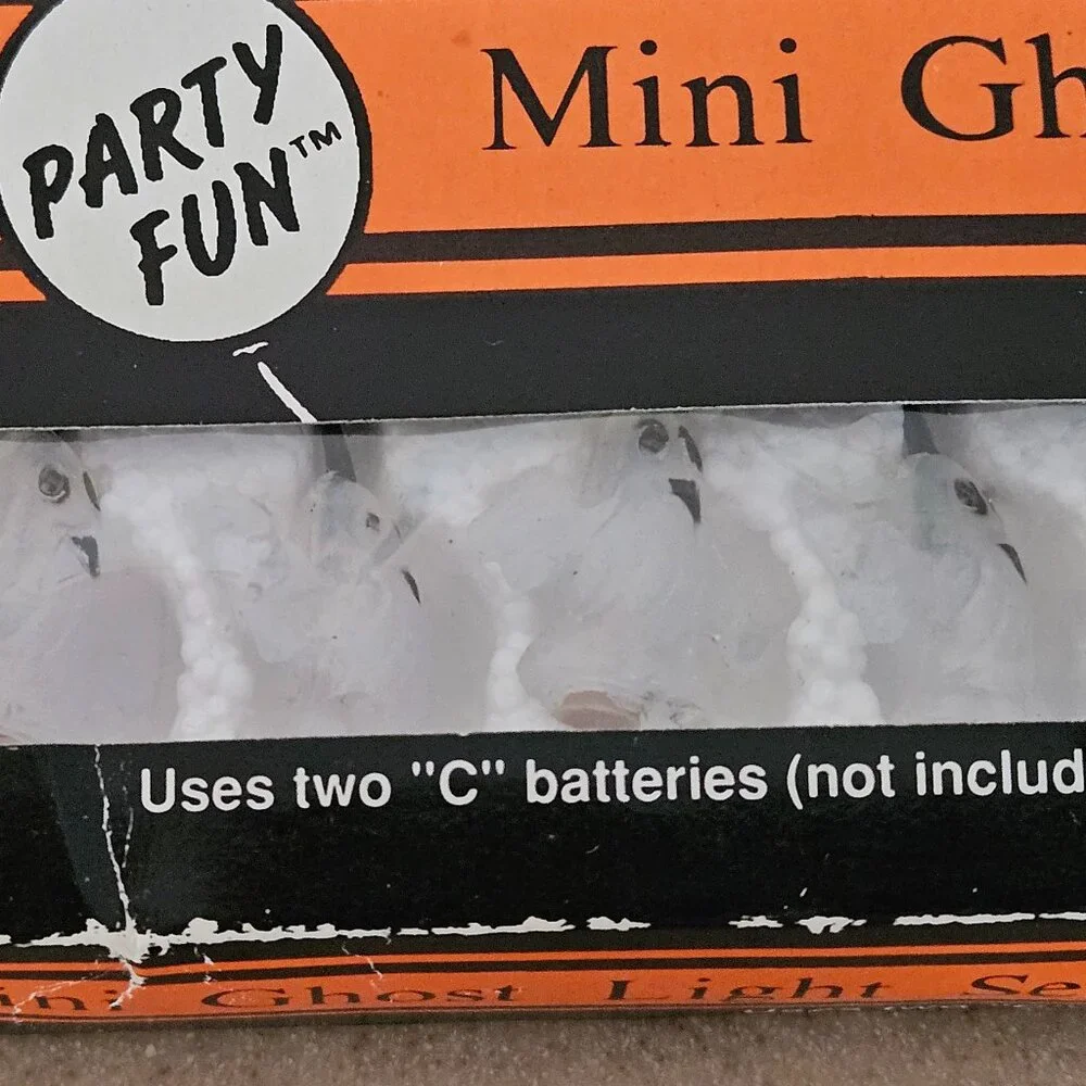 VINTAGE ADORABLE 1994 PARTY FUN HALLOWEEN FALL MINI GHOST LIGHT SET